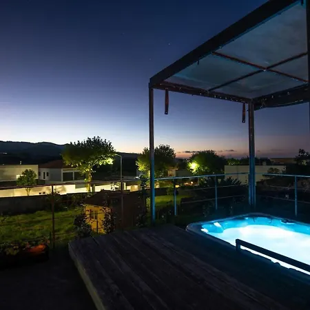 Com Jacuzzi E Estacionamento