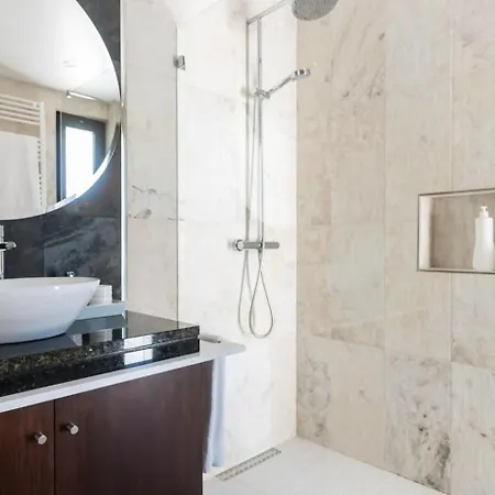 Com Jacuzzi E Estacionamento *