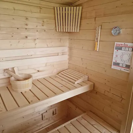 Vicente Jacuzzi, Sauna And Parking Villa