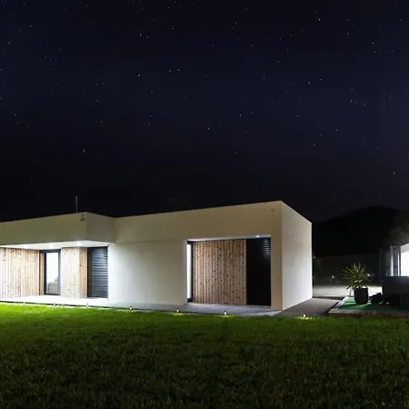 Vila Vicente Jacuzzi Sauna And Parking